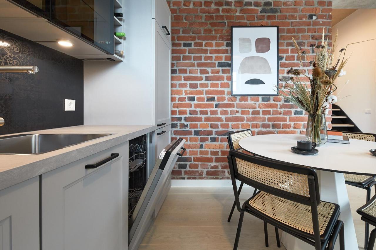 High Ceiling Loft With Its Own Backyard And A Terrace Apartment Tallinn Exterior photo