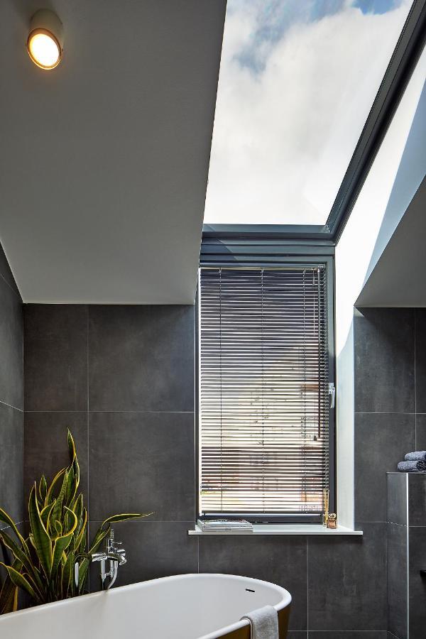 High Ceiling Loft With Its Own Backyard And A Terrace Apartment Tallinn Exterior photo