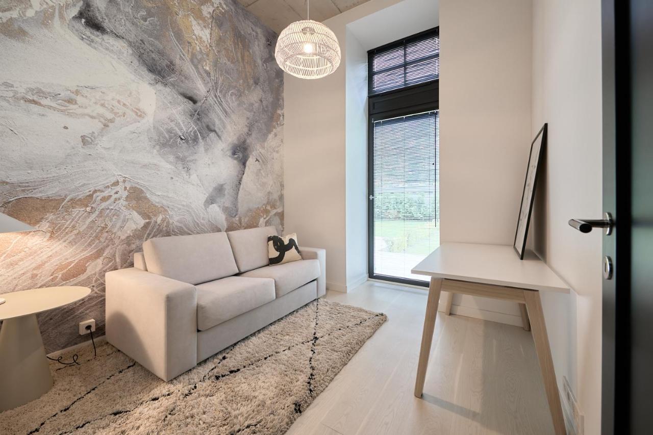 High Ceiling Loft With Its Own Backyard And A Terrace Apartment Tallinn Exterior photo