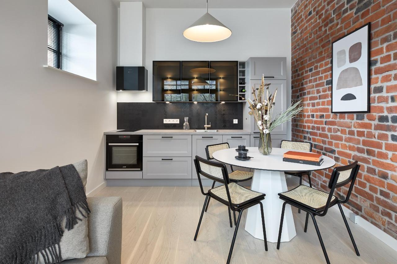 High Ceiling Loft With Its Own Backyard And A Terrace Apartment Tallinn Exterior photo