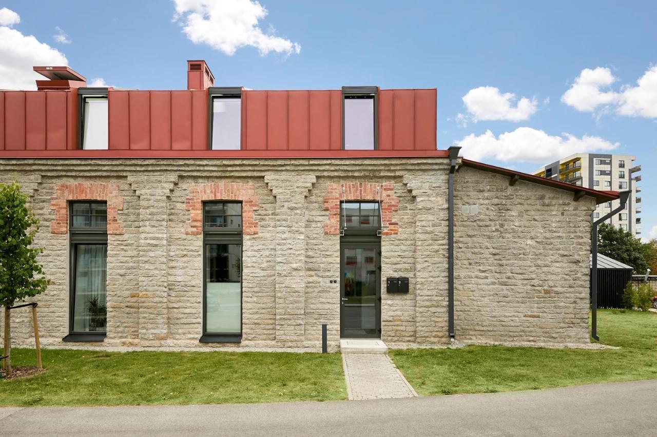 High Ceiling Loft With Its Own Backyard And A Terrace Apartment Tallinn Exterior photo
