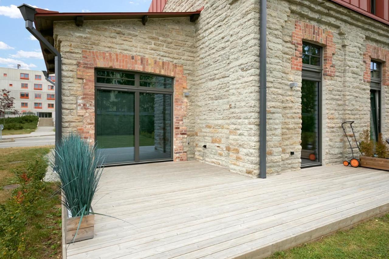 High Ceiling Loft With Its Own Backyard And A Terrace Apartment Tallinn Exterior photo
