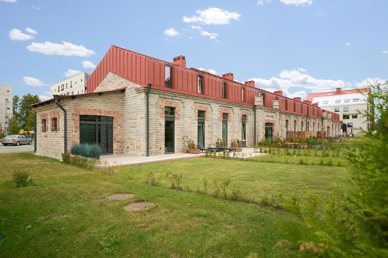 High Ceiling Loft With Its Own Backyard And A Terrace Apartment Tallinn Exterior photo
