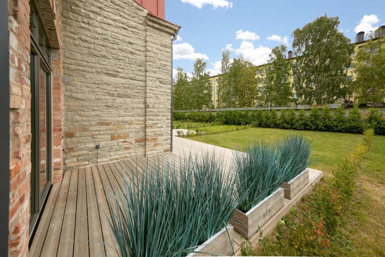 High Ceiling Loft With Its Own Backyard And A Terrace Apartment Tallinn Exterior photo